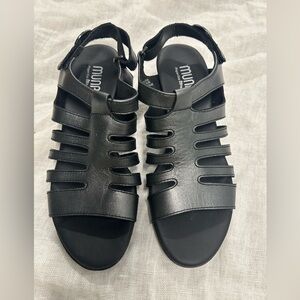 Munro Lanna Slingback Sandals, Black, Size 7M